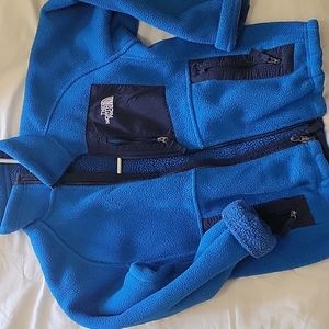 North face warm blue boys jacket small 6,7,8 years old